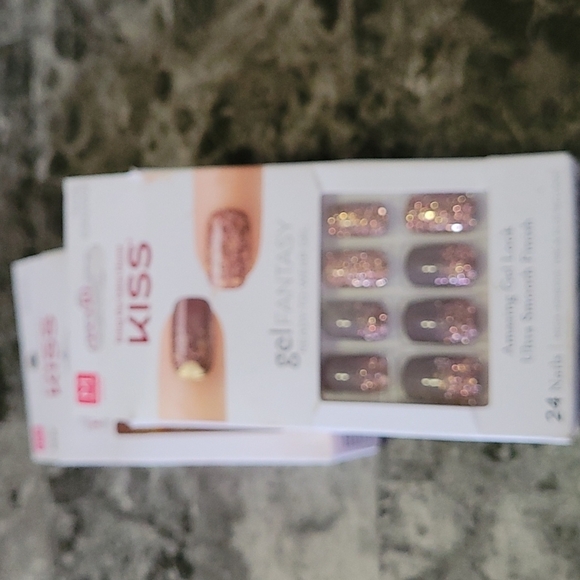 KISS Collection & KISS Gel Fantasy bundle Price Firm - Picture 3 of 7